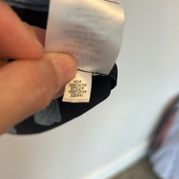 Vince Tapestry Floral Silk Popover Top Blue Black - Picture 10 of 13